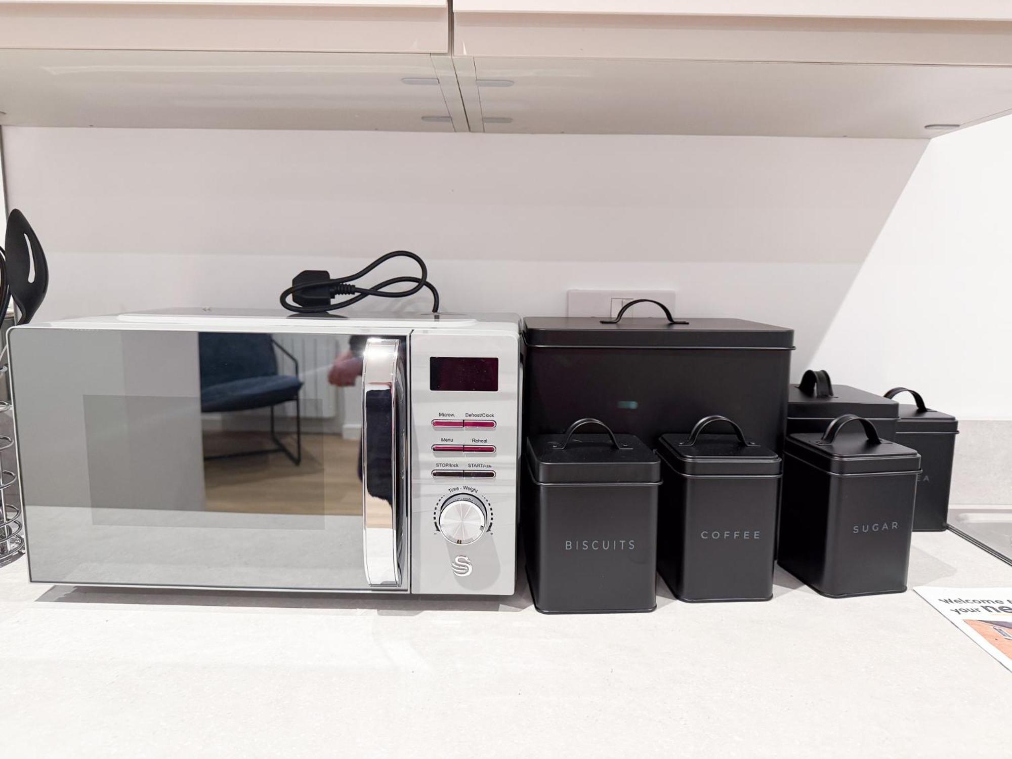 Spacious Modern 1 Bed Apartments In St Neots - Perfect For Contractors & Professionals - Free Parking - Wifi - Fully Equipped Kitchen - Smart Tv Ideal For Work Stays And Long Projects Buitenkant foto