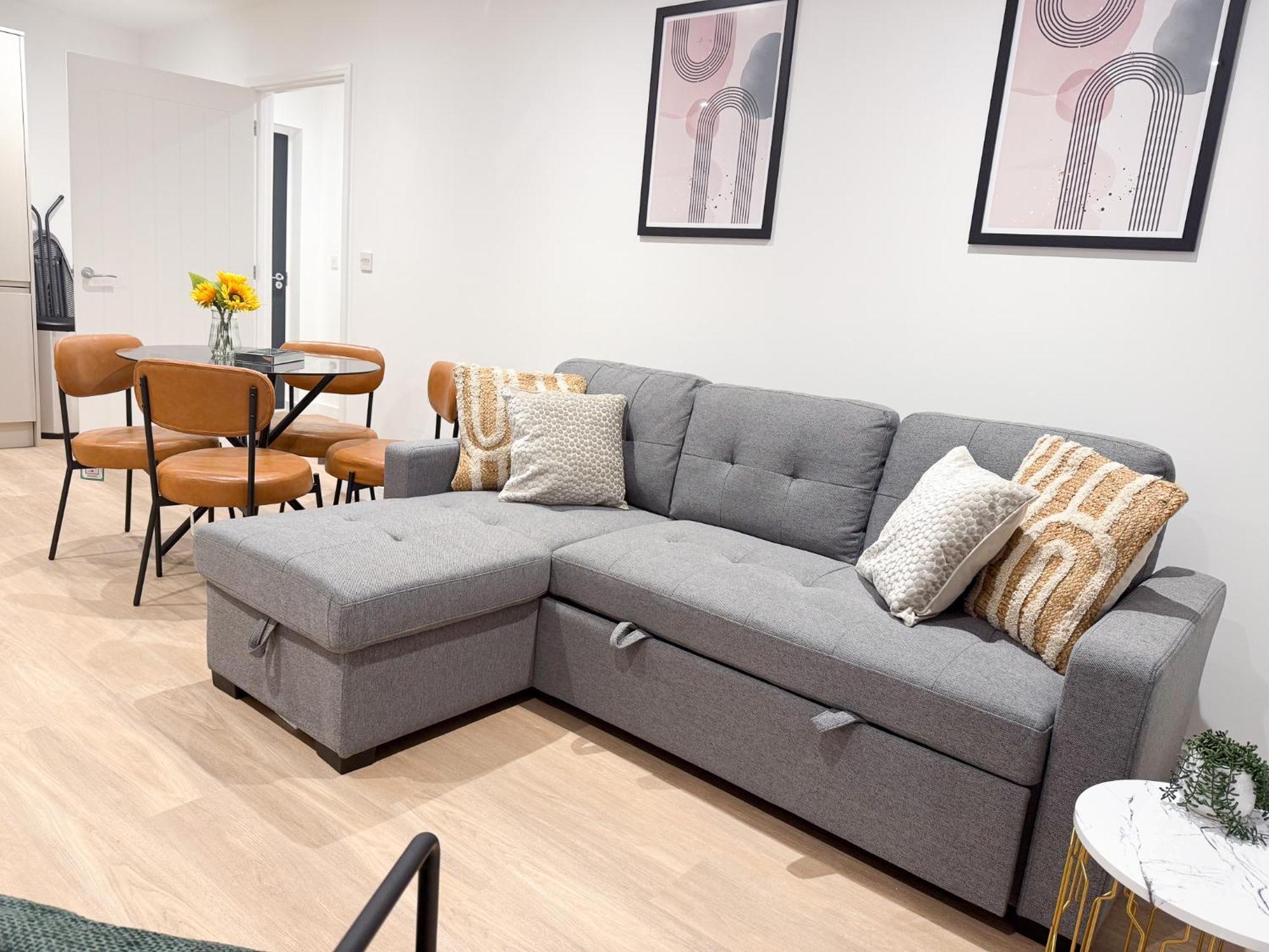 Spacious Modern 1 Bed Apartments In St Neots - Perfect For Contractors & Professionals - Free Parking - Wifi - Fully Equipped Kitchen - Smart Tv Ideal For Work Stays And Long Projects Buitenkant foto