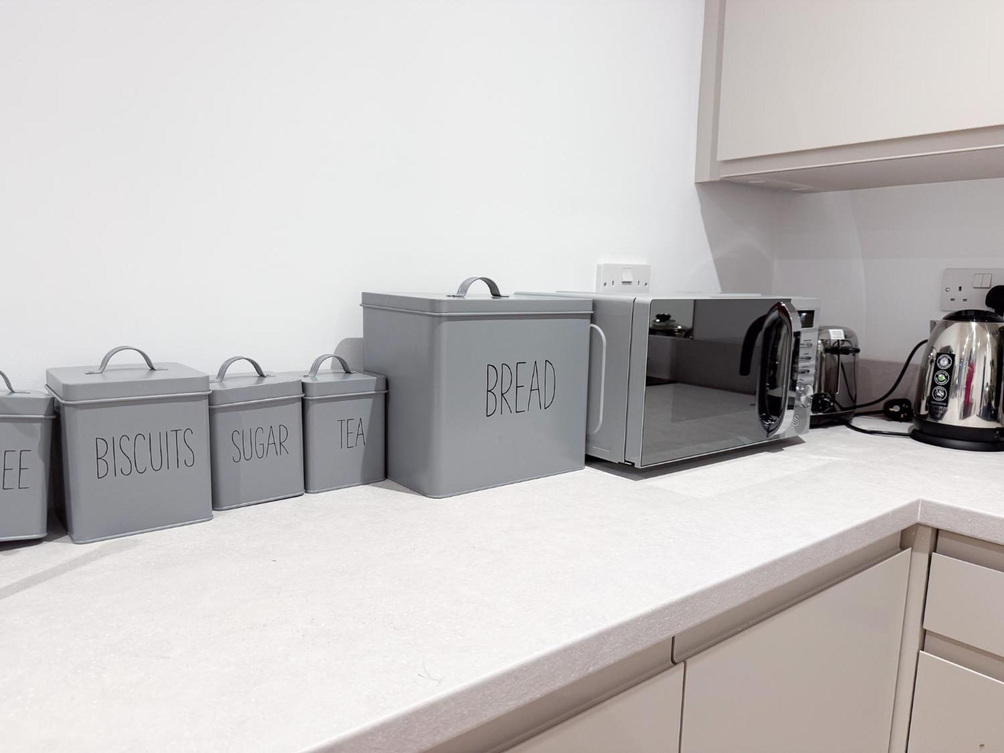 Spacious Modern 1 Bed Apartments In St Neots - Perfect For Contractors & Professionals - Free Parking - Wifi - Fully Equipped Kitchen - Smart Tv Ideal For Work Stays And Long Projects Buitenkant foto