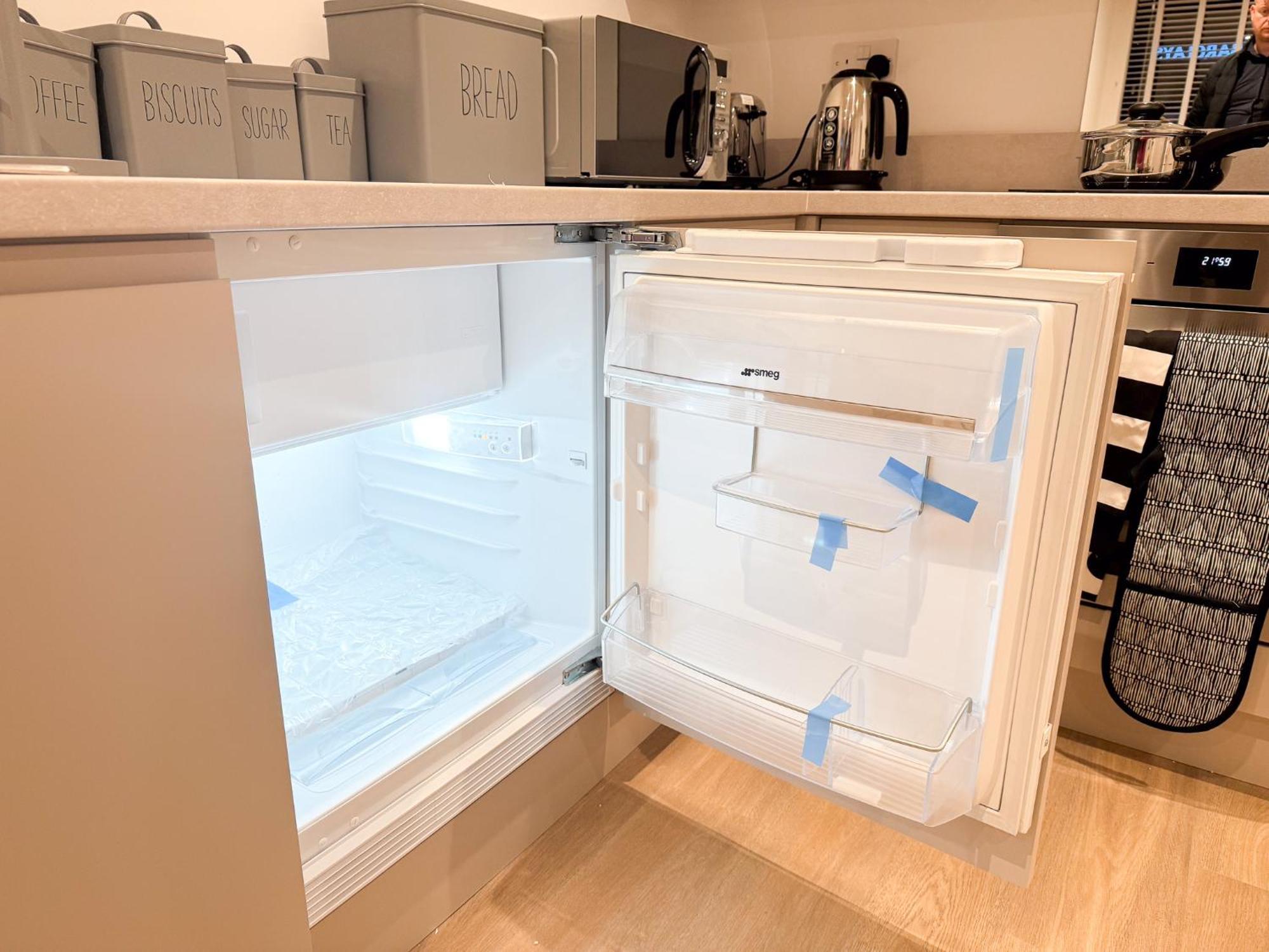 Spacious Modern 1 Bed Apartments In St Neots - Perfect For Contractors & Professionals - Free Parking - Wifi - Fully Equipped Kitchen - Smart Tv Ideal For Work Stays And Long Projects Buitenkant foto